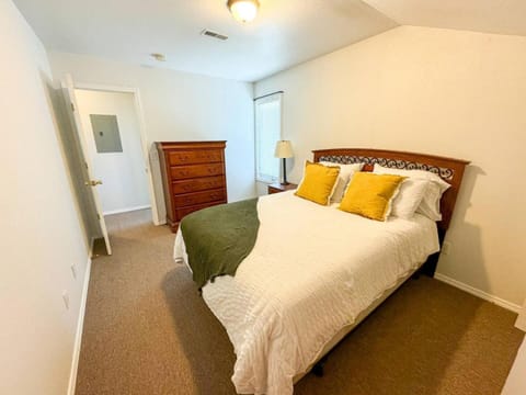 Ideal Retreat Near Ft Wood! Apartment in Ozark Mountains