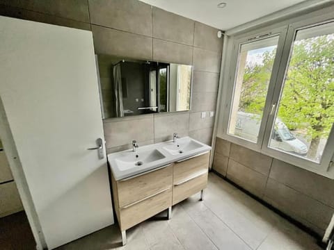 Le triangle d'or Apartment in Chelles