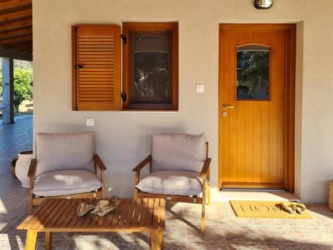 Patio, Facade/entrance, Seating area