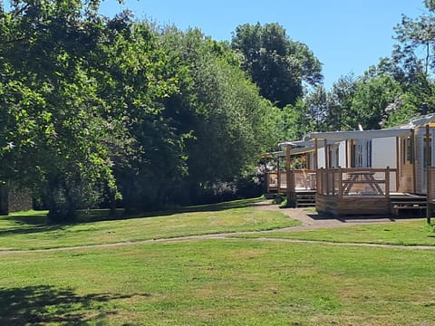 Aux Portes des Monts d'Aubrac Campground/ 
RV Resort in Espalion