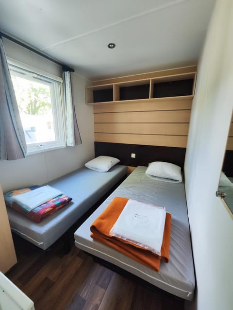 Aux Portes des Monts d'Aubrac Campground/ 
RV Resort in Espalion