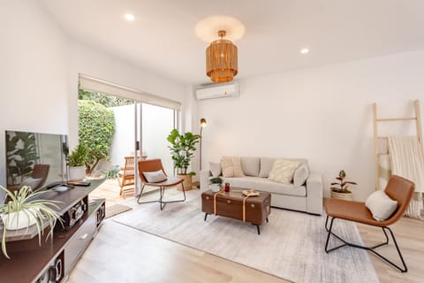 TV and multimedia, Living room, air conditioner