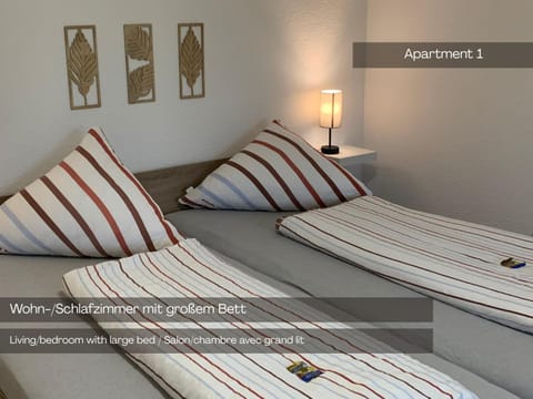 Bed, Living room, Photo of the whole room, Bedroom