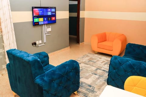 Communal lounge/ TV room, TV and multimedia, Living room, Seating area