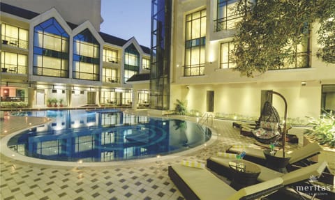 Property building, Pool view