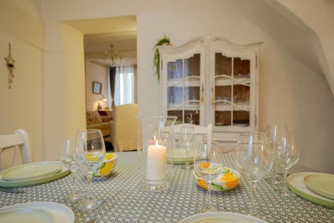 Banquet/Function facilities, Dining area, Meals