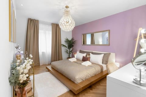 Central Top Location AC Free Parking Apartment in Zurich City