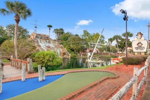 Escape to Sand Dollar Holler: Coastal Retreat, 3 Beds, 25 Baths, Sleeps 10! House in Lower Grand Lagoon