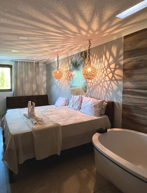 Hot Tub, Bedroom