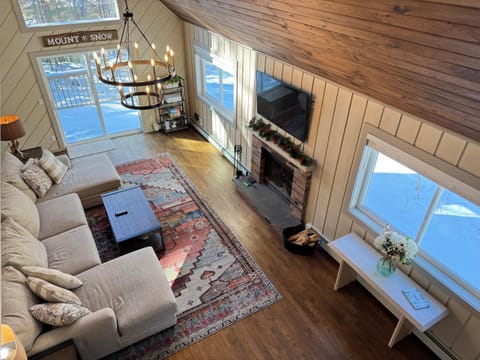 Communal lounge/ TV room, TV and multimedia, Living room, Seating area