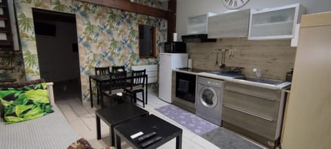 DIJON Super appartement F1 bis climatisé mezzanine Apartment in Dijon