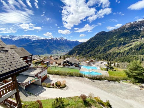 Nearby landmark, Day, Natural landscape, Mountain view, Pool view, Swimming pool, sunbed