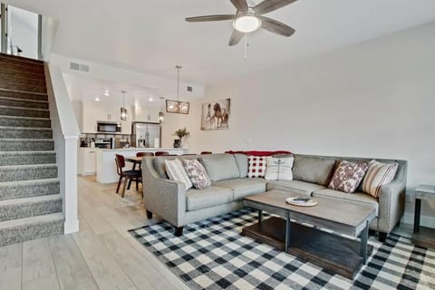 Alluring Farmhouse Styled Town Home House in McCall