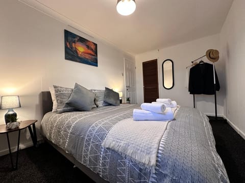 Bedroom, wardrobe