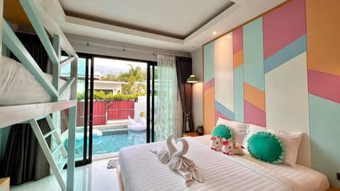 Bed, Photo of the whole room, Bedroom, Pool view, Swimming pool, towels