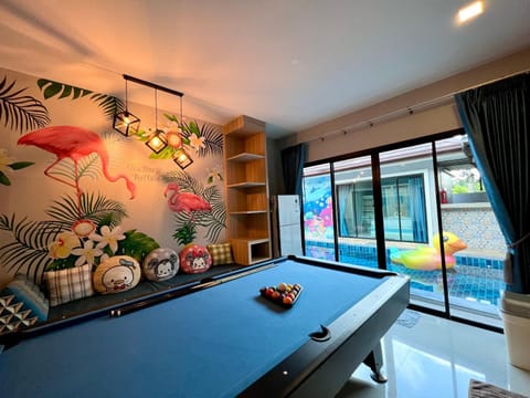 Billiard, Pool view