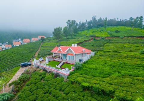 Property building, Bird's eye view, Garden, Garden view, Mountain view