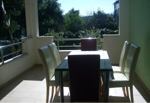 Patio, Restaurant/places to eat, View (from property/room), Balcony/Terrace, Dining area