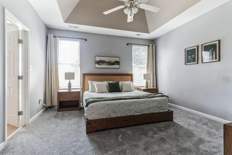 Quaint homey cottage style home in Harvest House in Huntsville