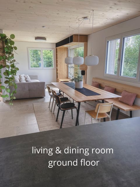 Living room, Dining area