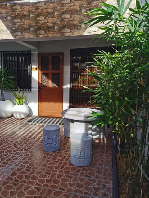 Patio, Day, Garden