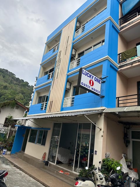 Property building, Facade/entrance, Property logo or sign, Street view