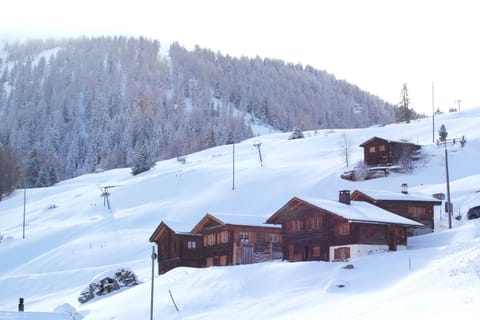 Property building, Skiing