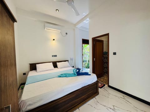 Bed, Photo of the whole room, Bedroom, towels, wardrobe, air conditioner