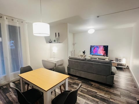 Appartement in der Nähe des Paul Constans Lycee Apartment in Montluçon