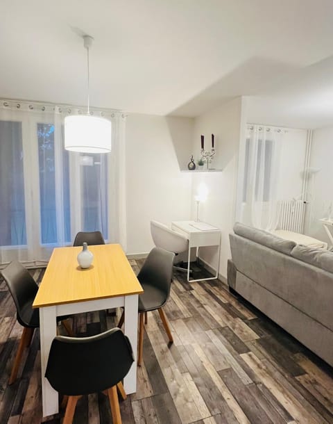 Appartement in der Nähe des Paul Constans Lycee Apartment in Montluçon