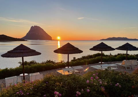 Natural landscape, Beach, Sea view, Sunrise, sunbed