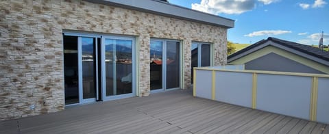 Property building, Balcony/Terrace
