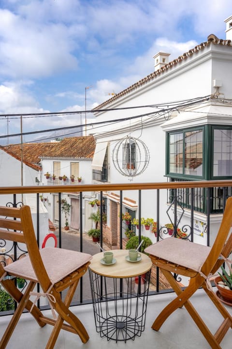 View (from property/room), Balcony/Terrace, City view, Quiet street view