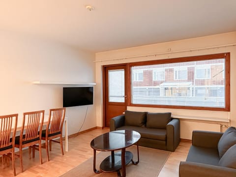 Communal lounge/ TV room, Living room, Seating area