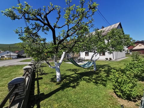 Spring, Day, Natural landscape, Garden, Garden view, Mountain view, sunbed