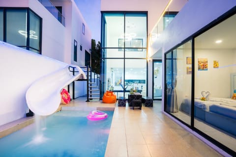 Pool view, Swimming pool