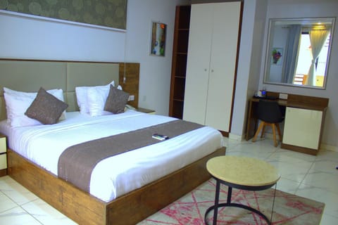Bed, Photo of the whole room, Bedroom, wardrobe