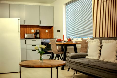 Kitchen or kitchenette, Seating area, Dining area