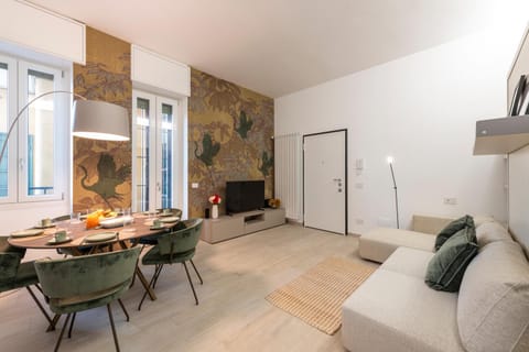 TV and multimedia, Living room, Dining area