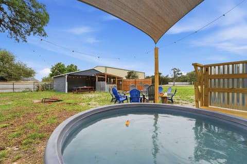 Game Room, Swimming pool