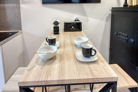 Coffee/tea facilities, Dining area