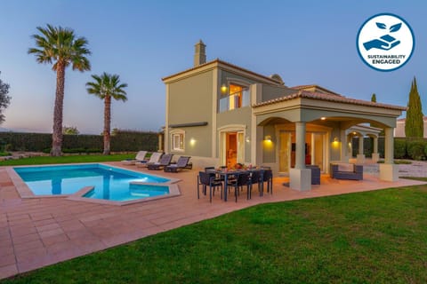 Property building, Patio, Garden, Pool view, Swimming pool, sunbed
