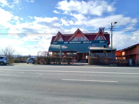 Pensiunea Isabela Bed and Breakfast in Craiova