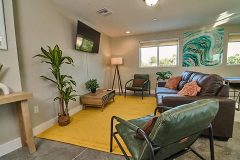 - Sunrise Beach Loft - Apartment in Butler Beach