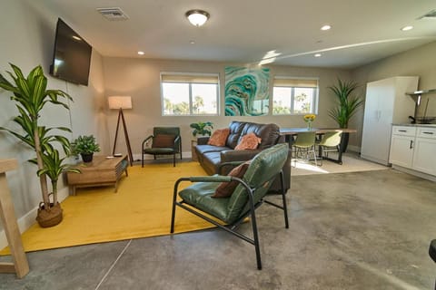 - Sunrise Beach Loft - Apartment in Butler Beach
