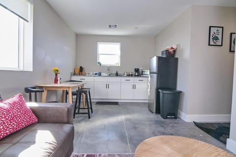 - Sunset Beach Loft - Apartment in Butler Beach