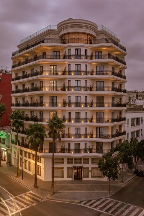 Property building, Night, Location