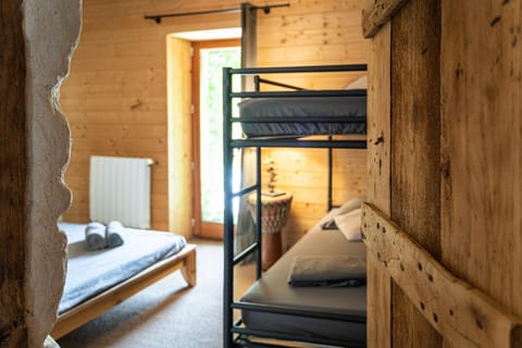 Bed, Photo of the whole room, bunk bed