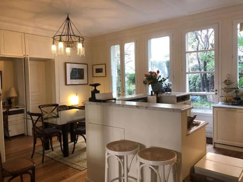 Maison avec jardin, Paris centre, 5 chambres Villa in Paris