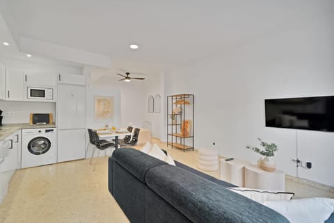 TV and multimedia, Kitchen or kitchenette, Lounge or bar, stove, washing machine